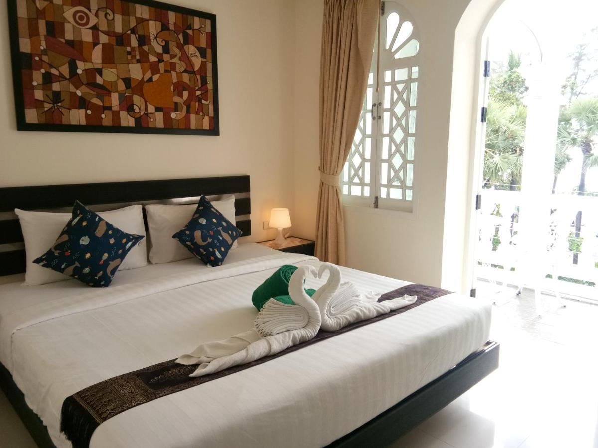 Seacono Patong Beach Front Luaran gambar